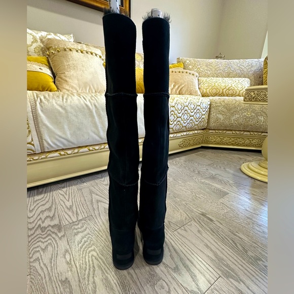 UGG OVER THE KNEE BLACK SHEARLING BOOTS BRAND NEW - Picture 4 of 7